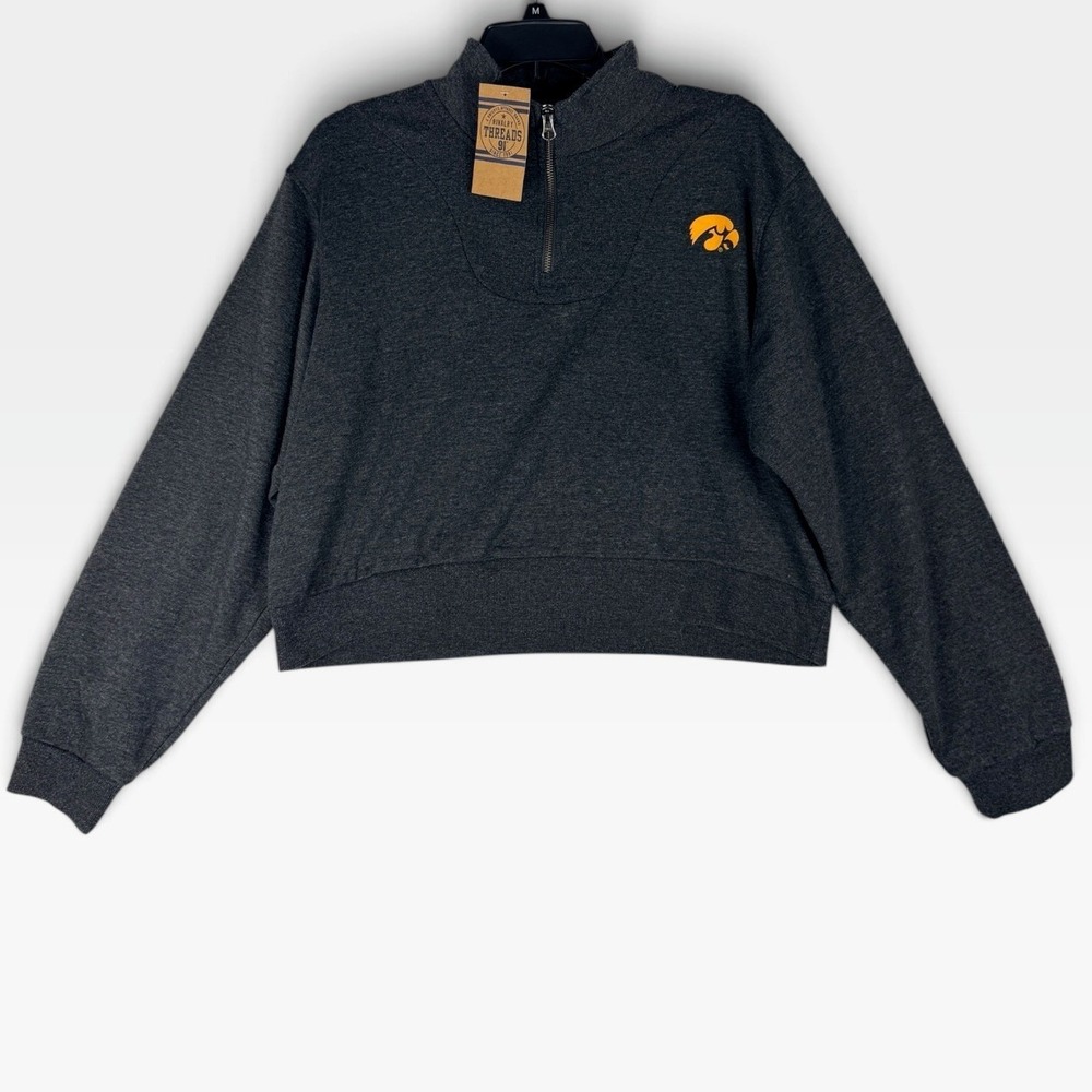 Rivalry Threads Iowa Hawkeyes Quarter Zip Cropped Pullover Girls Large Gray NWT